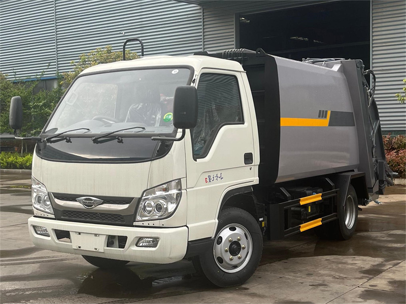 4方福田壓縮式垃圾車(chē)