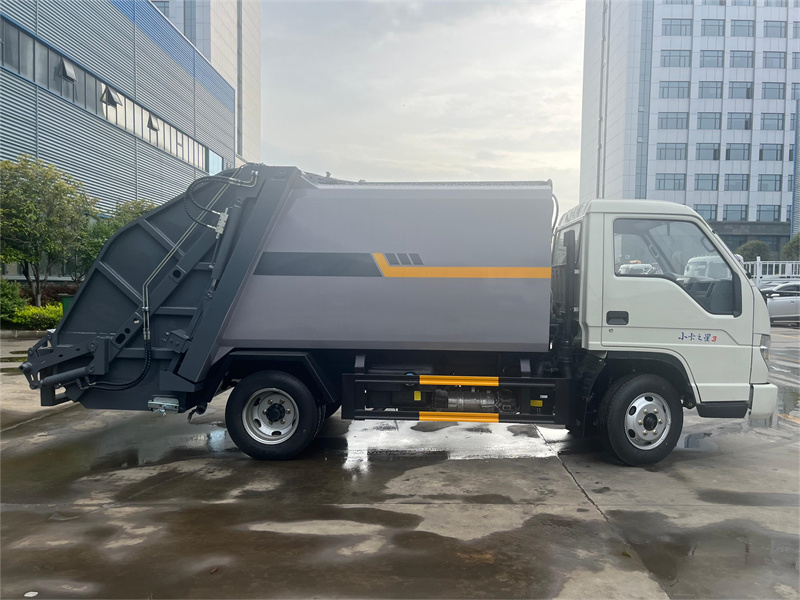 4方福田壓縮式垃圾車(chē)